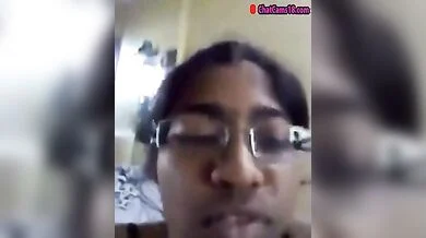 Chennai nerd girl shows pussy and ass
