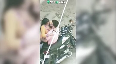 Lovers engage in sexual activity on a bike, caught on camera